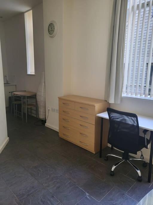 Lovely Spacious Studio Flat In City Centre. Birmingham Dış mekan fotoğraf